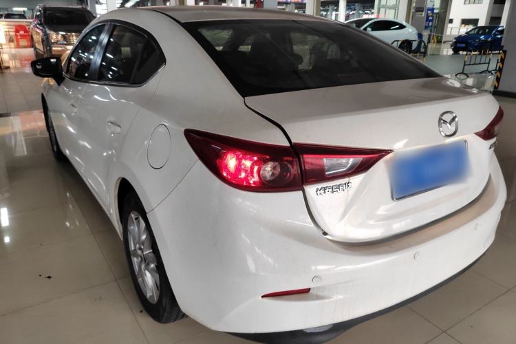Used Mazda 3 Axela 2016 Sedan 1.5L Automatic Comfort Model