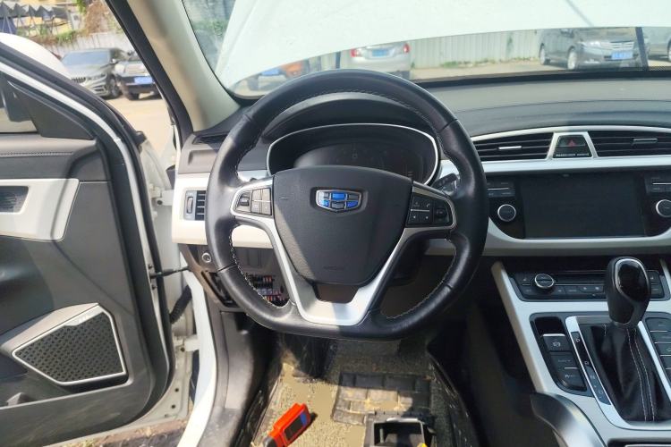 Used Geely Auto Emgrand X7 Sport 2018 1.8TD Automatic Two-Wheel Drive Smart Connect 4G Internet Edition
