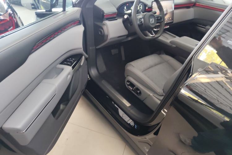 Used Zeekr 7X 2025 100 kWh Long-Range Rear-Wheel Drive with Intelligent Driving Features
