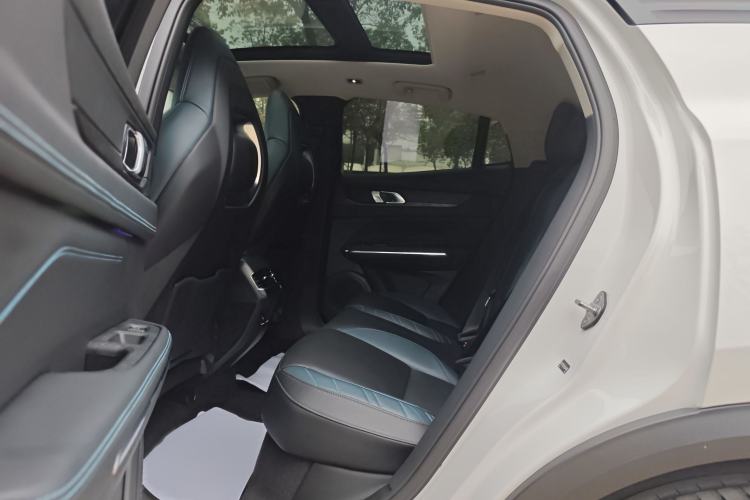 Used Lynk & Co 05 2020 2.0TD Two-Wheel Drive Shine Halo Interior 3