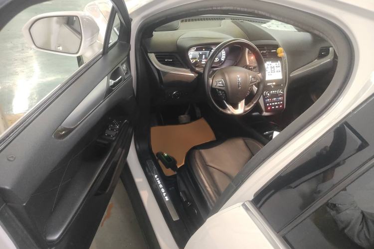 Used Lincoln MKC 2017 2.0T Two-Wheel Drive Deluxe Edition