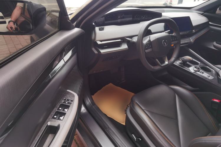 Used CHANGAN UNI-V 2022 1.5T Prestige Version