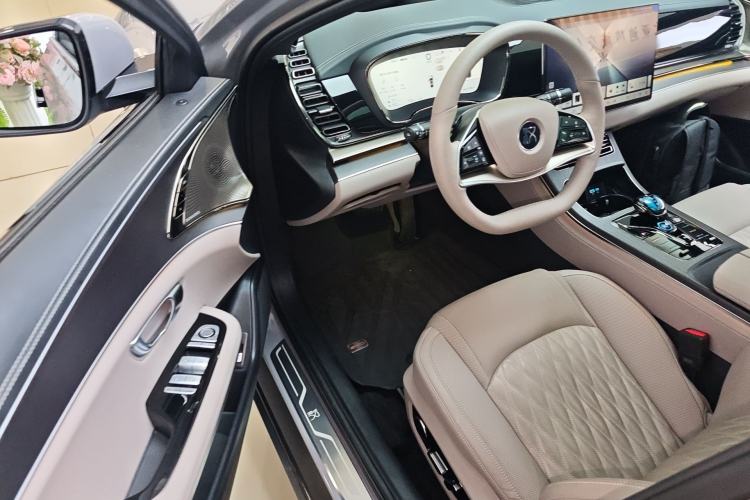 Used BYD Han 2025 DM-i Intelligent Driving Edition 125KM LiDAR Flagship Model
