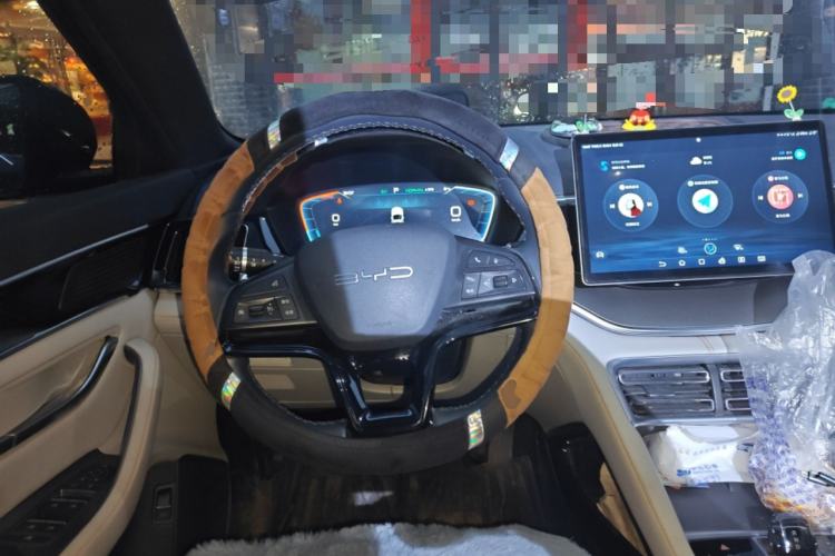 Used BYD Song PLUS New Energy 2024 HONOR Edition DM-i 71km Luxury Model Steering Wheel