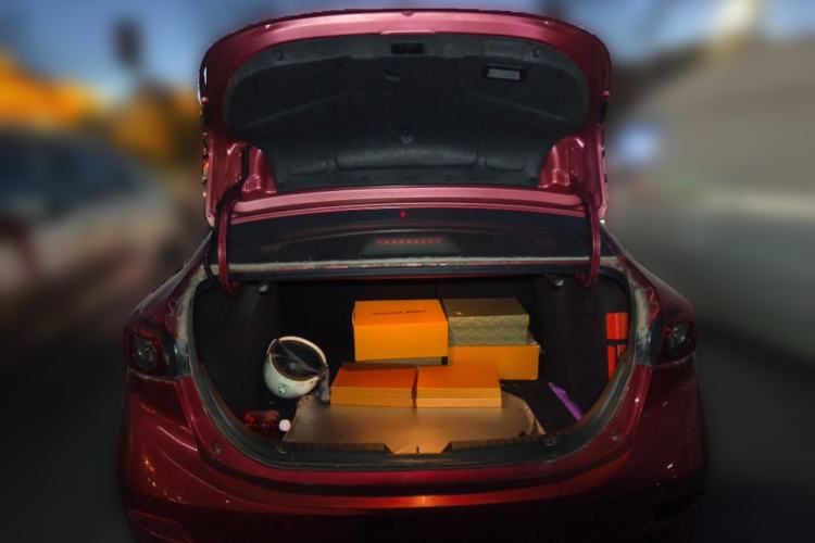 Used Mazda 3 Axela 2017 Sedan 1.5L Automatic Luxury Model Emission Standard China V
