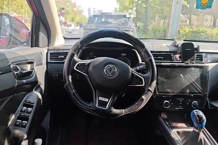 Used Dongfeng Fengon 580 2016 1.5T Manual Luxury Edition
