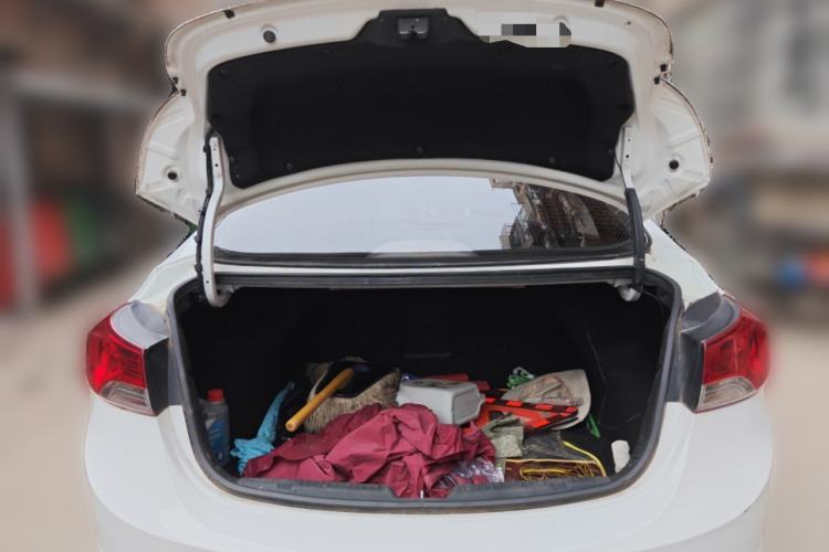 Used Hyundai Elantra (5th Generation / Langdong) 2015 1.6L Manual Leading Model
