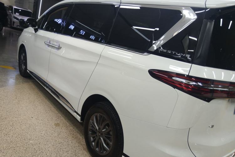 Used Bestune M9 2023 2.0T Prestige Edition
