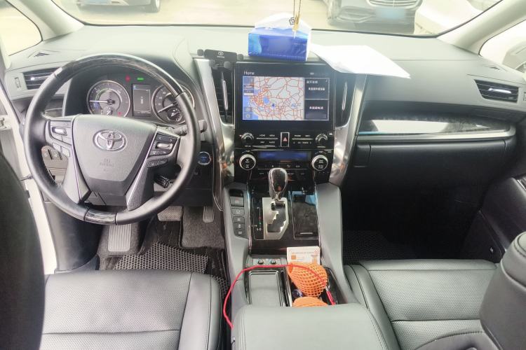 Used Toyota Vellfire 2023 Crown Dual-Engine 2.5L HV Luxury Edition Center Console