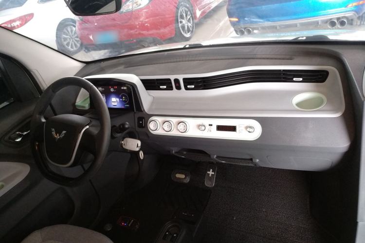 Used Wuling Hongguang MINIEV 2021 Macaron Premium Model – Lithium-NMC Center Console