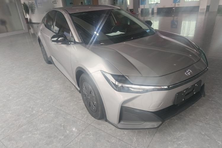 Used Toyota bZ3 2024 517 km Elite PRO Front Right 45 Deg