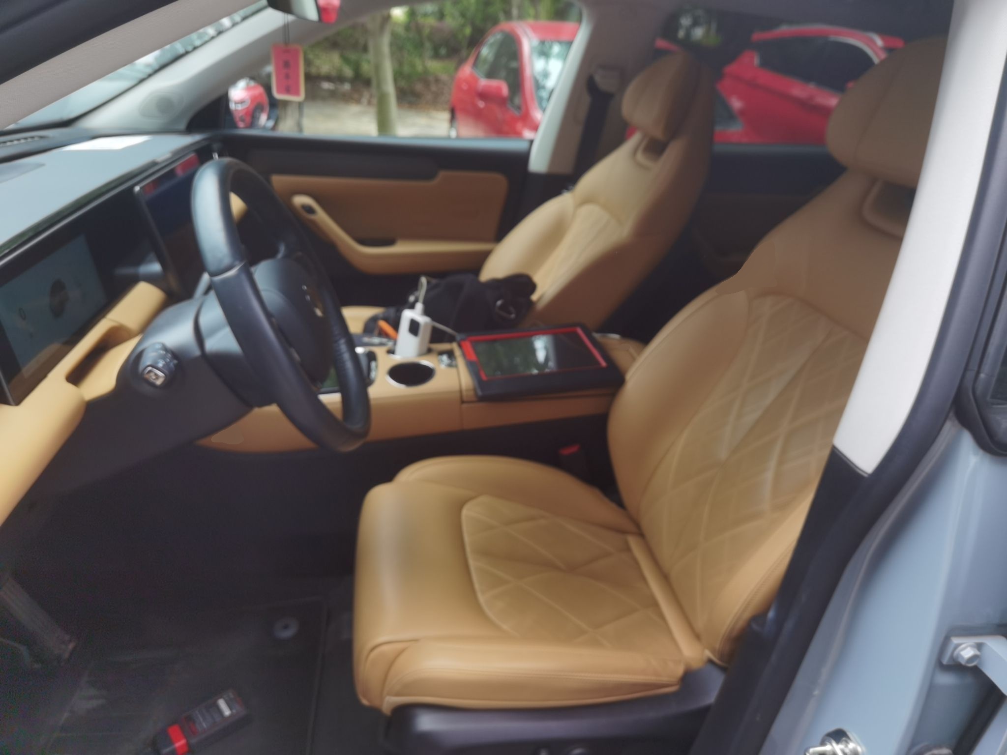 Переднее сиденье в автомобиле