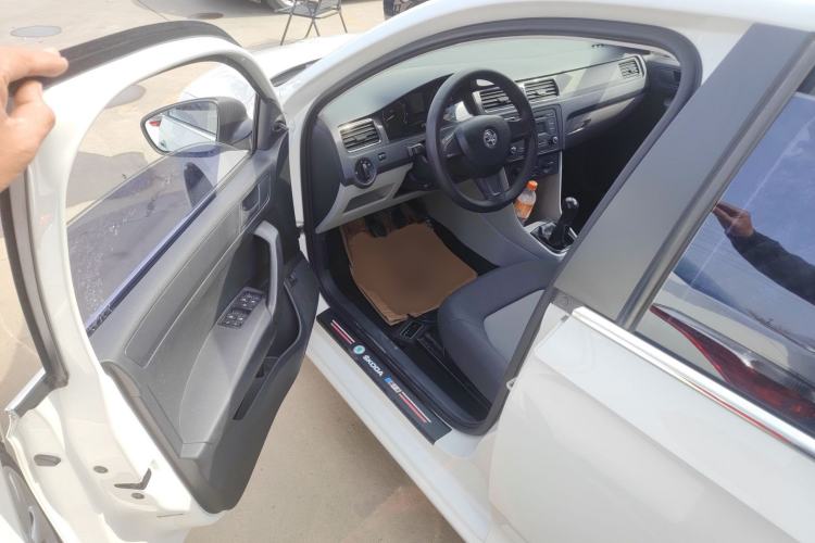 Used Skoda Rapid 2016 1.6L Manual Front-Wheel-Drive Version