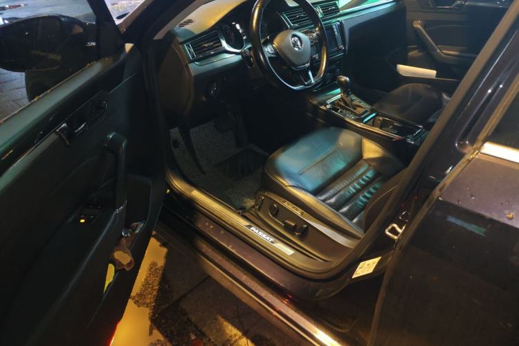 Used Volkswagen Passat 2017 330TSI DSG Luxury Edition
