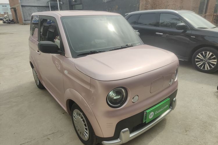 Used Livan Blue Balloon 2025 Model Dynamic Version Front Right 45 Deg