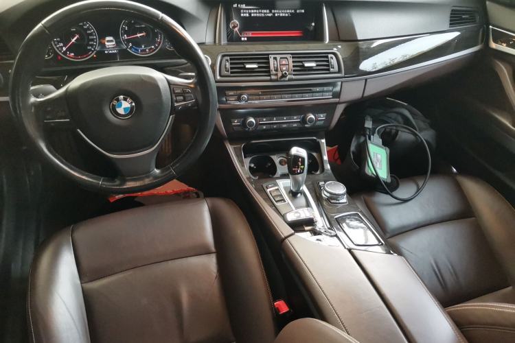 Used BMW 5 Series 2017 525Li Luxury Design Package Center Console