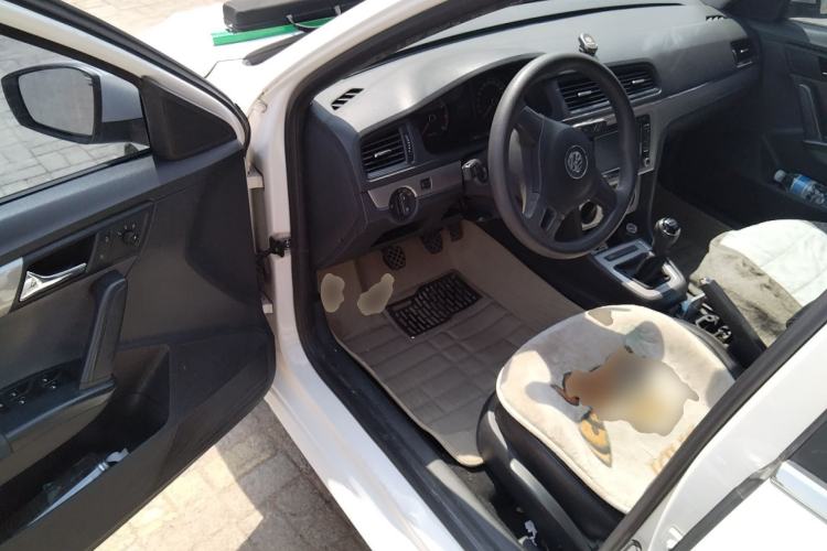 Used Volkswagen Gran Lavida 2013 1.6L Manual Fashion Model Driver Seat