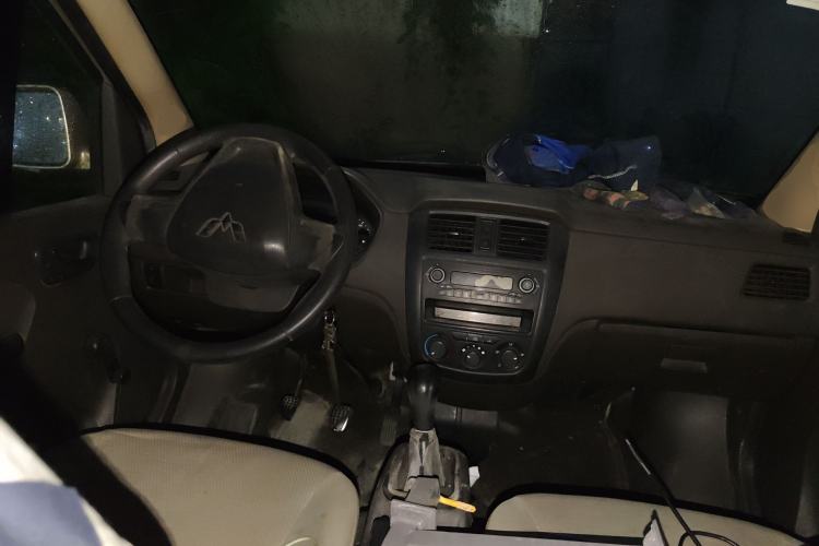 Used Wuling Rongguang 2014 1.2L S Base Model Center Console