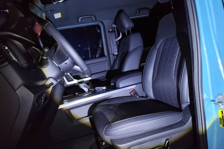 Used 212 T01 2025 2.0T Changfeng
