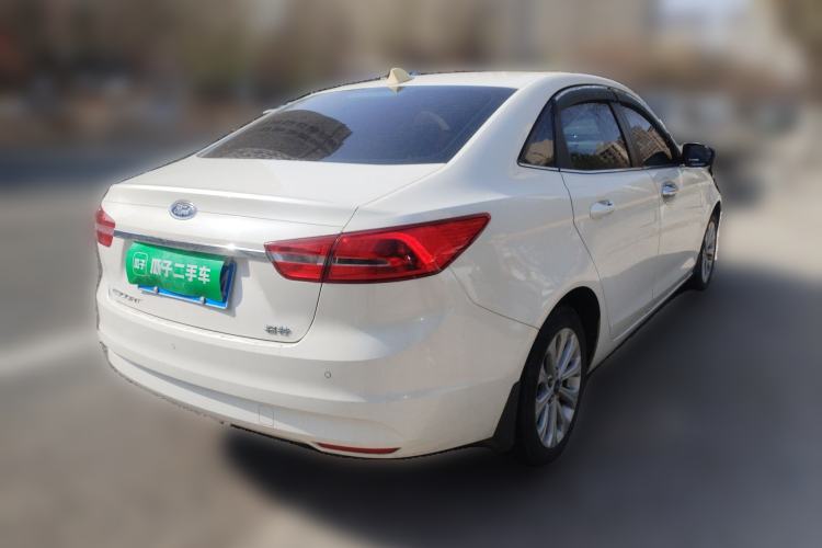 Used Ford Escort 2015 1.5L Automatic Fashion Model
