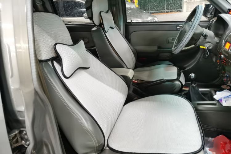 Used Foday Lion F16 2013 2.0T Diesel Two-Wheel Drive Entry-Level 4F20TC1
