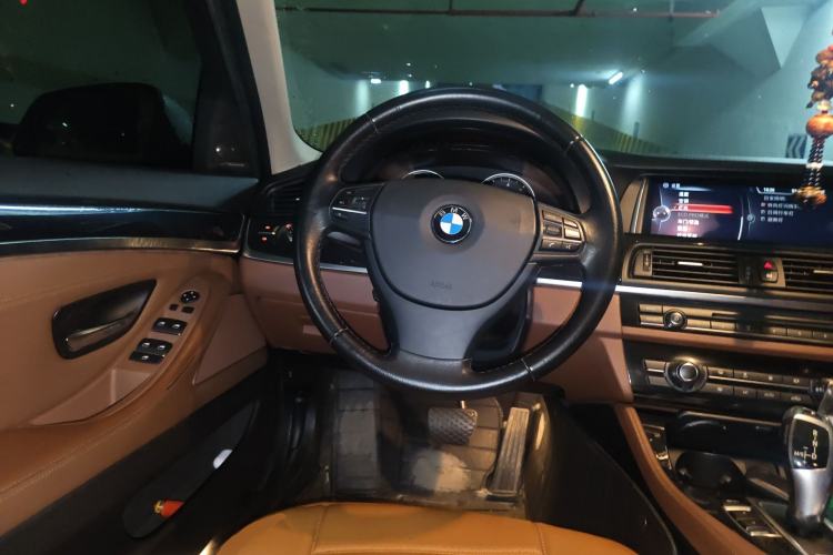 Used BMW 5 Series 2014 520Li Elegant Model
