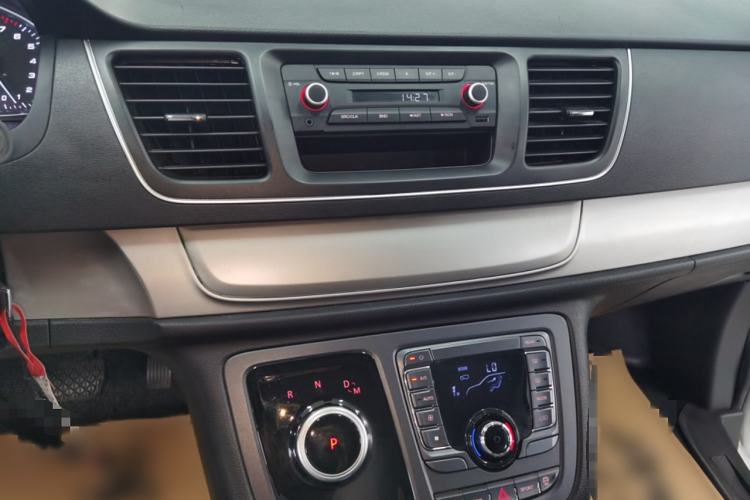 Used SAIC MAXUS G10 2022 2.0T Automatic Smart Enjoyment Version Gasoline 7 Seats