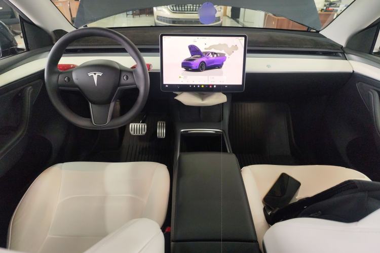 Used Tesla Model Y 2022 Performance High-Performance All-Wheel-Drive Version Center Console