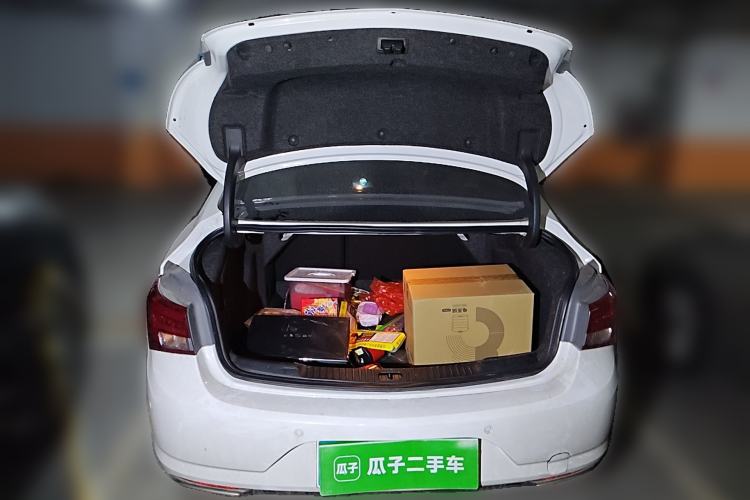 Used Buick Verano 2018 Sedan 20T Dual-Clutch Leading Model Trunk