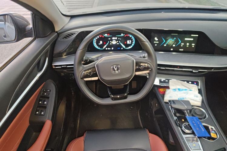 Used Changan Eado 2022 PLUS Blue Whale NE 1.4T GDI DCT Prestige Edition
