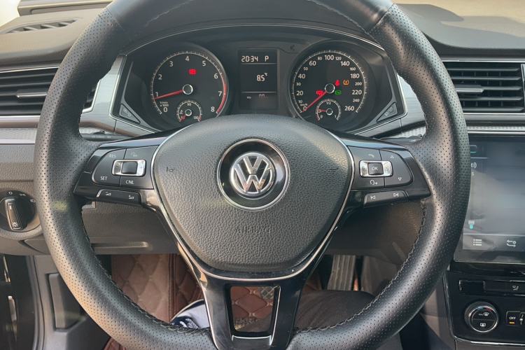 Used Volkswagen Passat 2015 1.8TSI DSG Prestige Edition Steering Wheel
