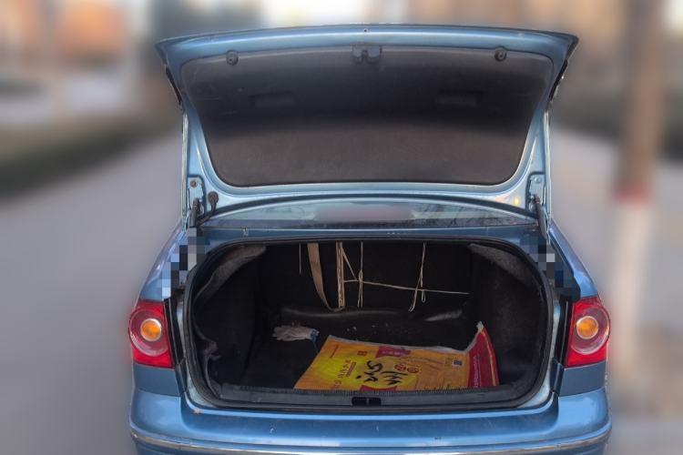 Used Volkswagen Polo 2008 Jingqu 1.4L Manual Elegant Edition Trunk