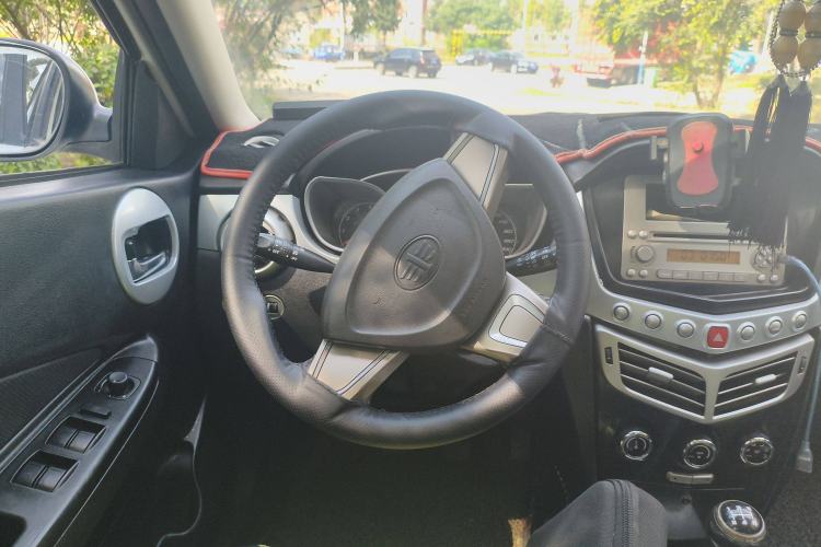 Used Oley Oley 2014 Hatchback 1.5L Manual Luxury Model
