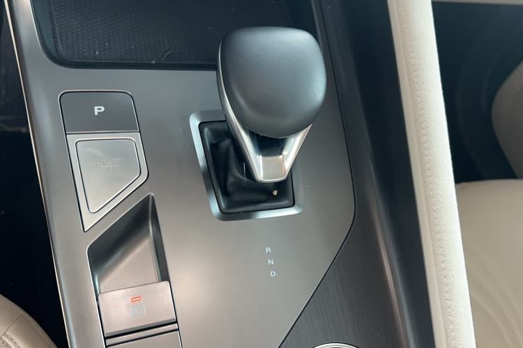 Used Roewe D5X DMH 2024 135 Tech Edition