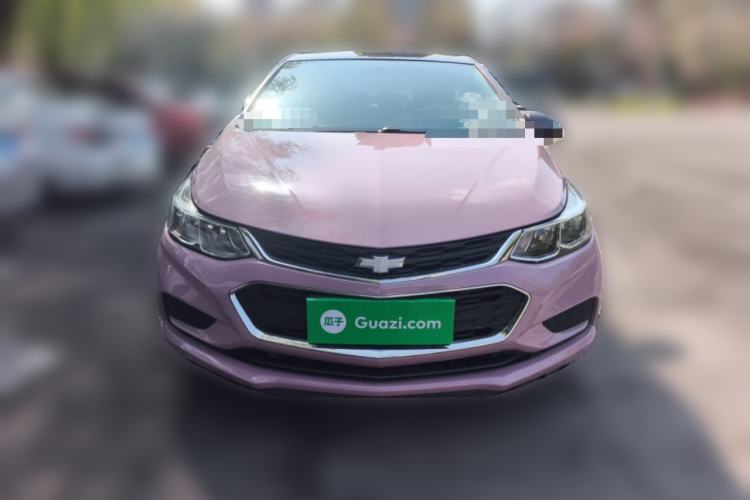 Used Chevrolet Cruze 2018 Hatchback 320 Automatic Pioneer Sunroof Edition Front