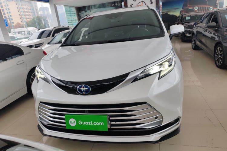 Used Toyota Sienna 2021 2.5L Hybrid Platinum Edition
