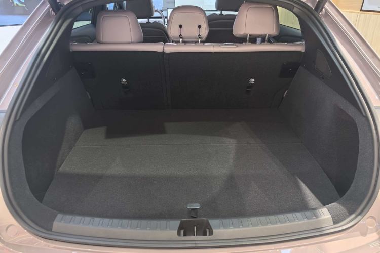 Used ONVO L60 2024 60 kWh All-Wheel Drive