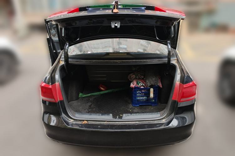 Used Volkswagen Santana 2013 1.6L Manual Fashion Edition Trunk