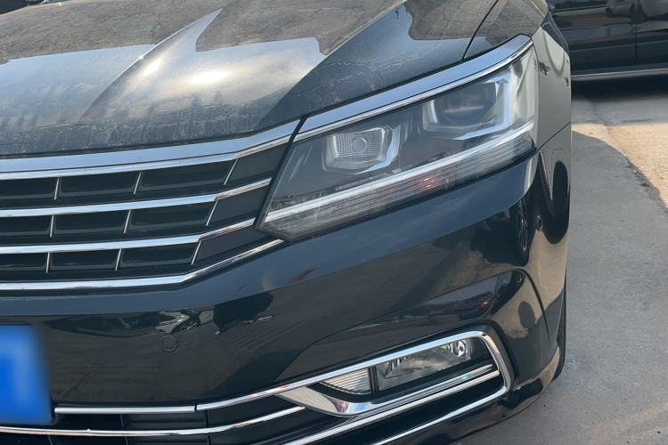 Used Volkswagen Passat 2015 1.8TSI DSG Prestige Edition Left Front Headlight