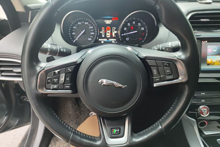 Used Jaguar XE 2015 2.0T 240 PS R-Sport