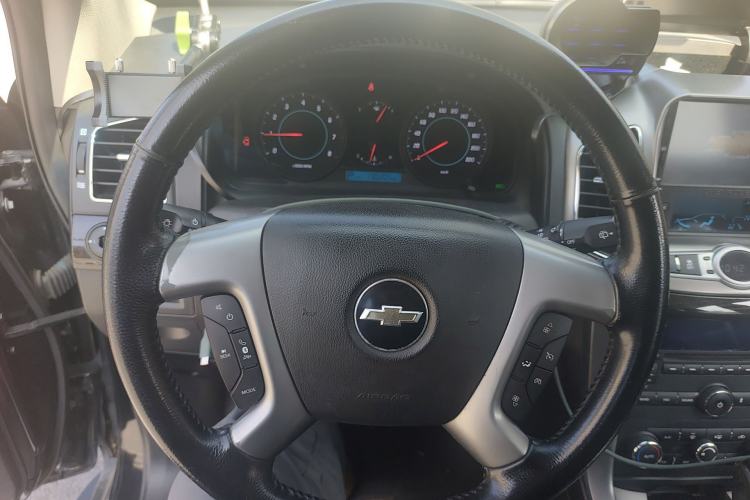 Used Chevrolet Captiva 2014 2.4L 4x4 Flagship Edition 7 Seats Steering Wheel