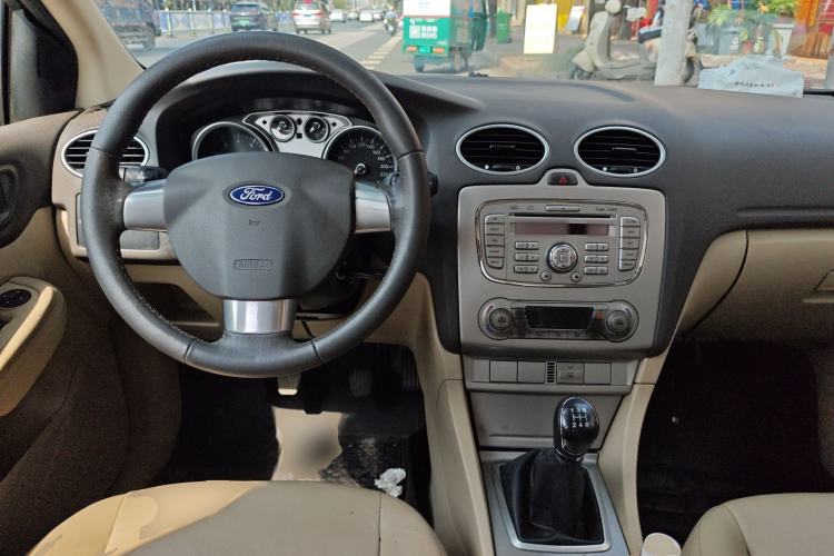 Used Ford Focus 2013 Sedan Classic 1.8L Manual Fashion Edition