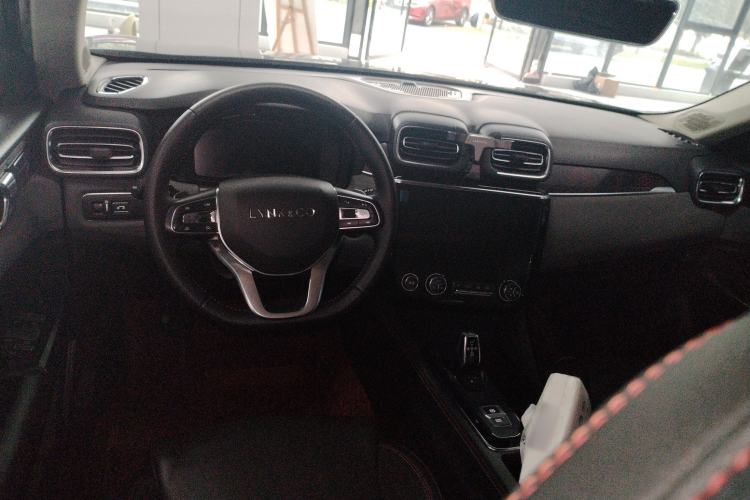 Used Lynk & Co 02 2020 1.5T DCT Two-Wheel Drive Pro Edition Center Console