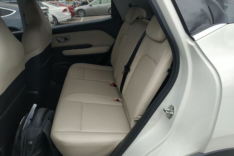 Used Wuling Bingo PLUS 2024 330 km Range Five-Seater Version Left Rear Seat