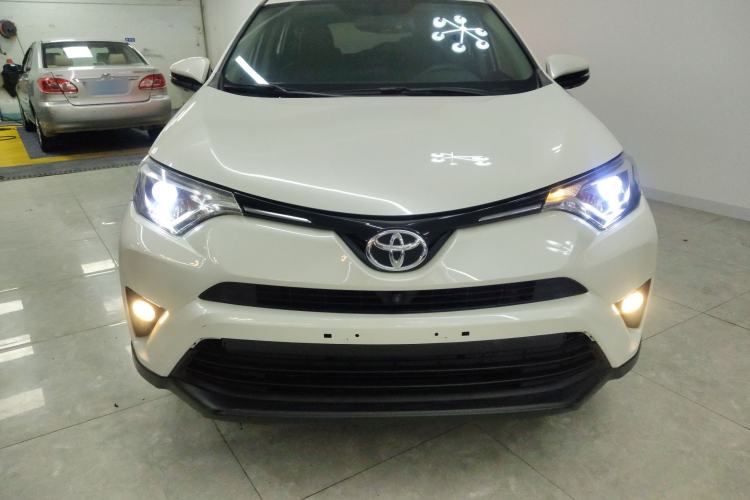 Used Toyota RAV4 2016 2.0L CVT Two-Wheel Drive Fashion Edition China V Standard