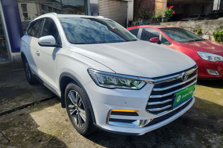 Used BYD Song Pro 2019 1.5T Automatic Luxury Model Front Right 45 Deg