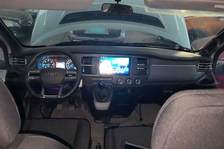 Used JMC Fushun 2023 2.0T Automatic Short-Wheelbase Low-Roof Commercial & Multi-Purpose Passenger Vehicle 6 Seats with Lift-Up Tailgate
