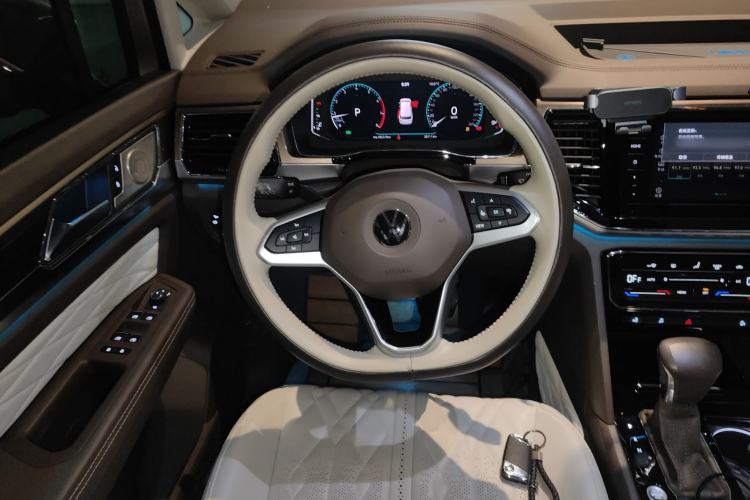 Used Volkswagen Viloran 2020 330TSI Business Edition Steering Wheel