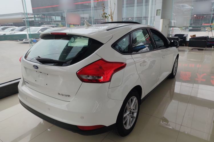 Used Ford Focus 2018 Hatchback Classic 1.6L Automatic Trendy SmartDrive Edition