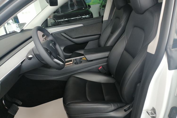 Used Tesla Model Y 2023 Long-Range All-Wheel-Drive Version
